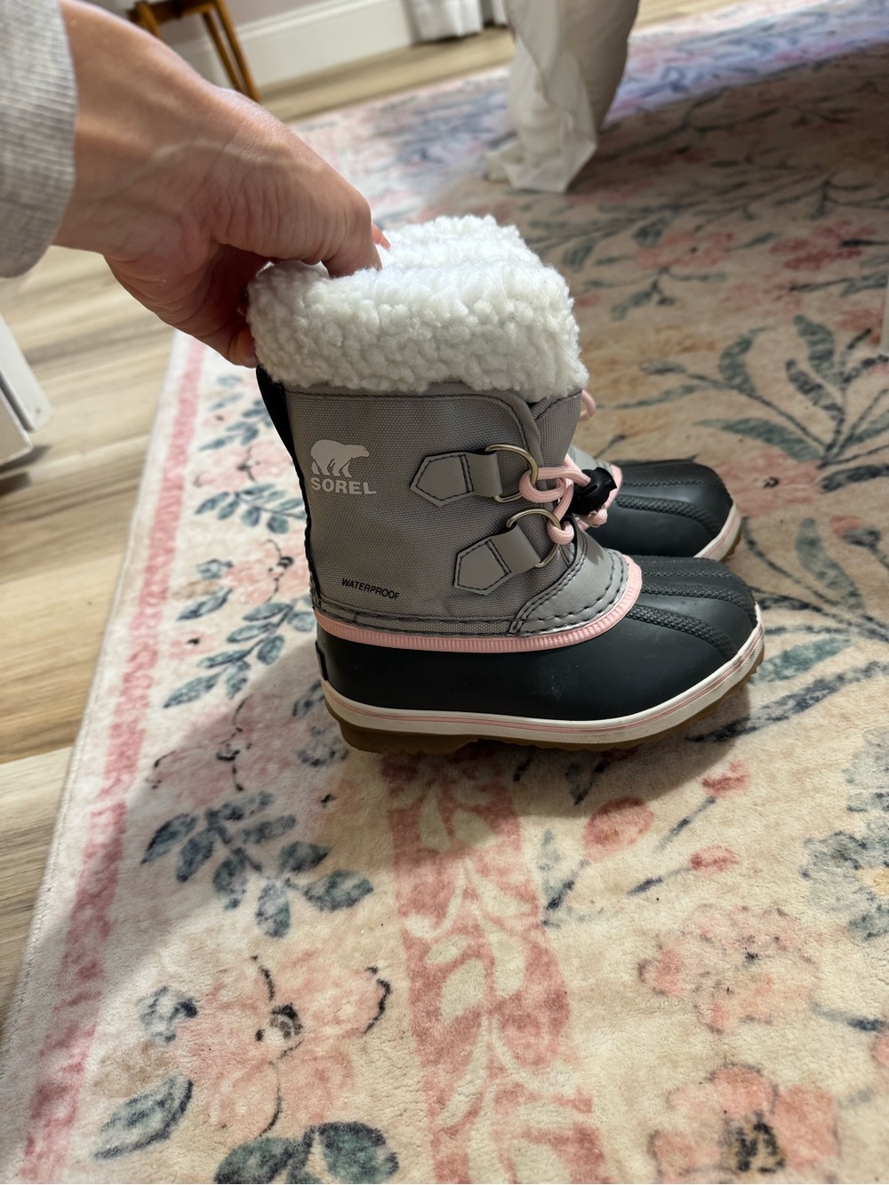 Sorel waterproof winter boots toddler size 9